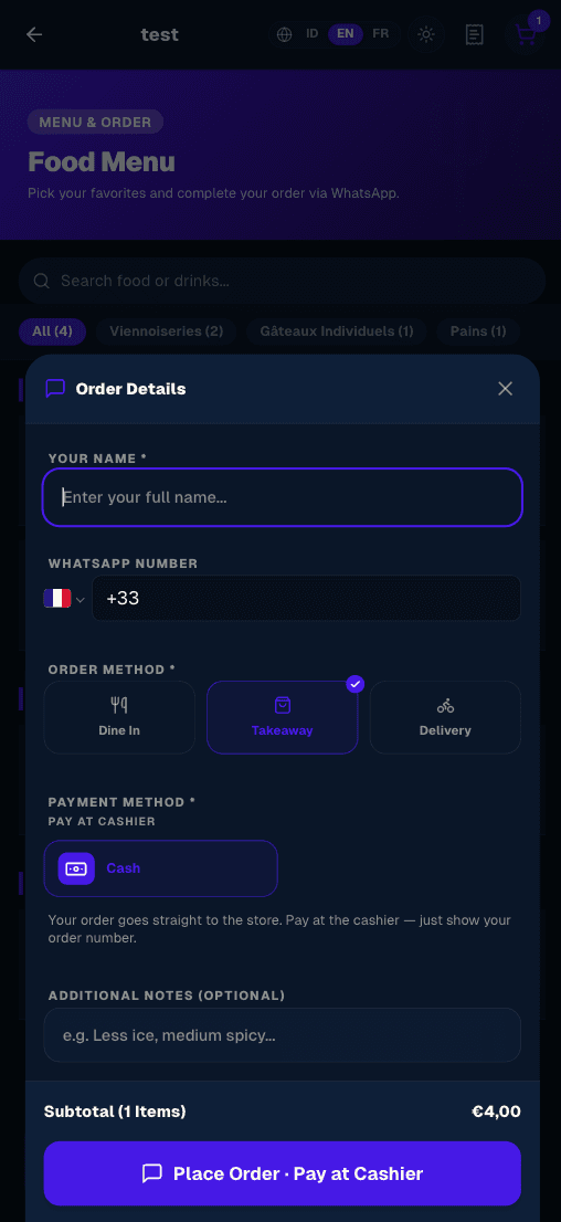 Une commande passée depuis un téléphone : nom, numéro WhatsApp, sur place, à emporter ou livraison, paiement à la caisse, et le bouton pour commander.